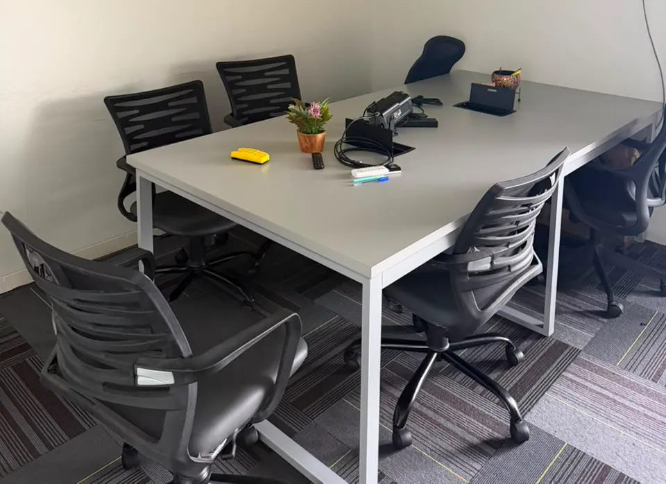 office furniture discussion table (1)